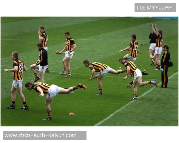 提升足球球员体能的科学方法与训练技巧探讨